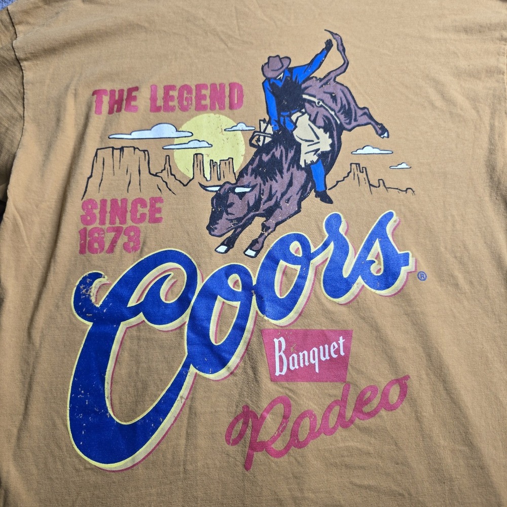 Coors Rodeo Cowboy Pocket Tee Men Medium Orange Yellow Mix Legend Since 1873 S/S